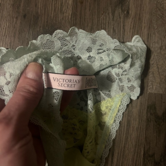 NWOT Victoria secret push up bra with new matching thong - Picture 6 of 7